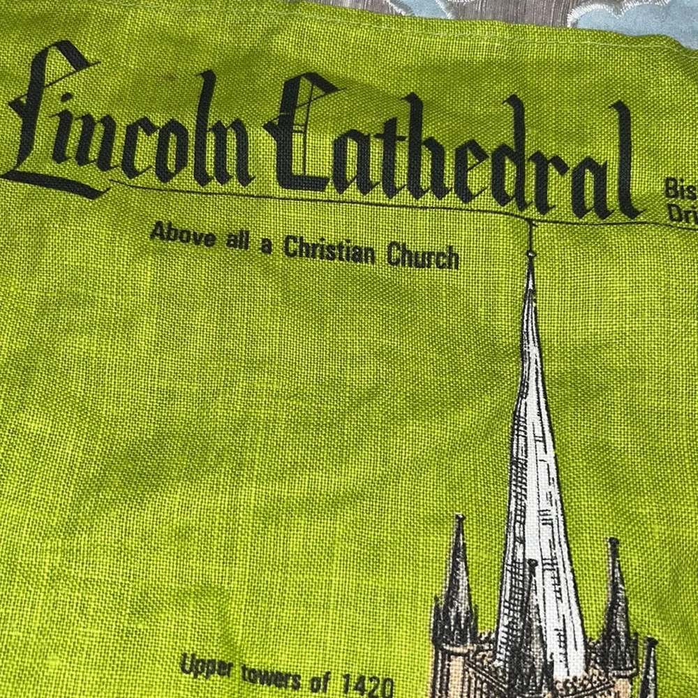 Vintage Lincoln Cathedral Irish Souvenir Wall Tapestry/ Tea Towel EUC Like New